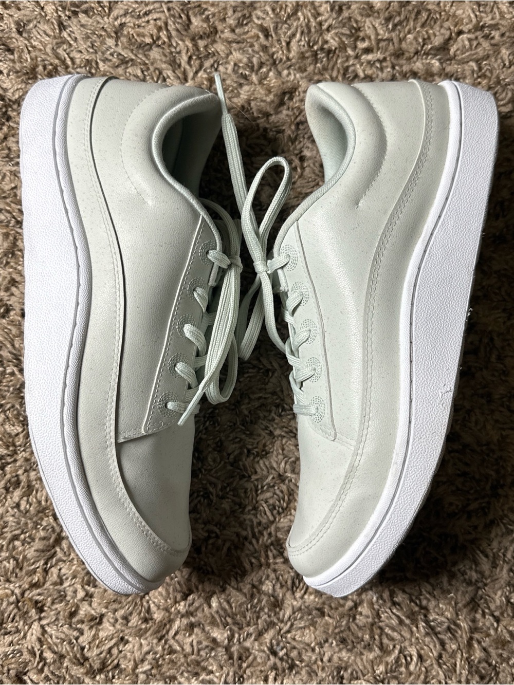 Allbirds Light Mint Green Plant Leather Sneakers Women’s Size 9